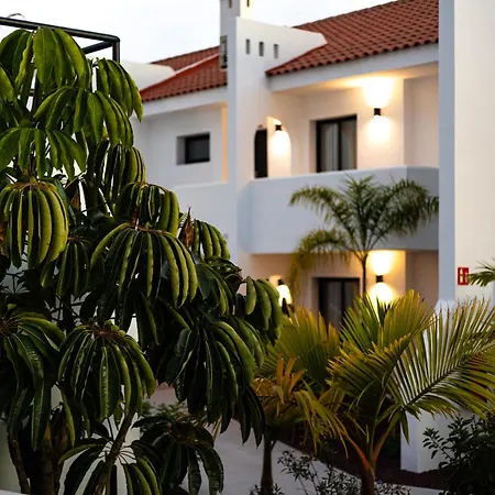 Costa Adeje Garden アパートホテル 3*