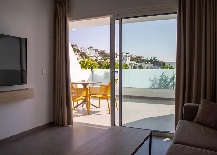 Costa Adeje Garden شقة فندقية 3*